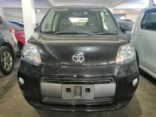 Toyota Porte image 5