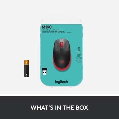logitech mouse m190 image 1