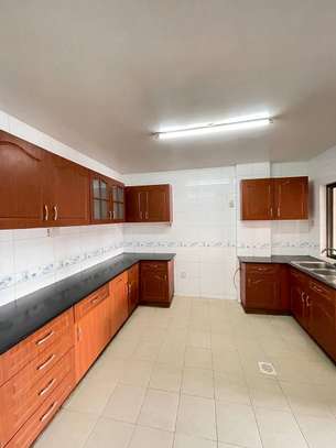 3 Bed Apartment with En Suite in Kileleshwa image 7