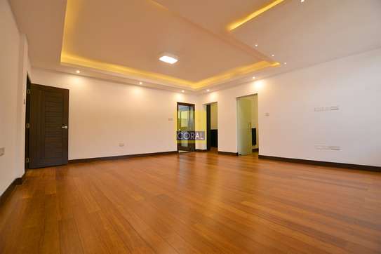 4 Bed Townhouse with Garden in Spring Valley image 19