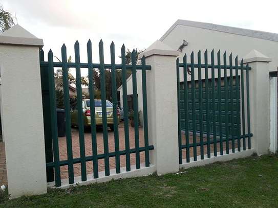 Fence and Gate Repairs Services.Lowest Price Guarantee.Request a free quote now. image 3