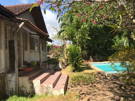 2 bedroom house for sale in Malindi near Marine Park Beach image 5