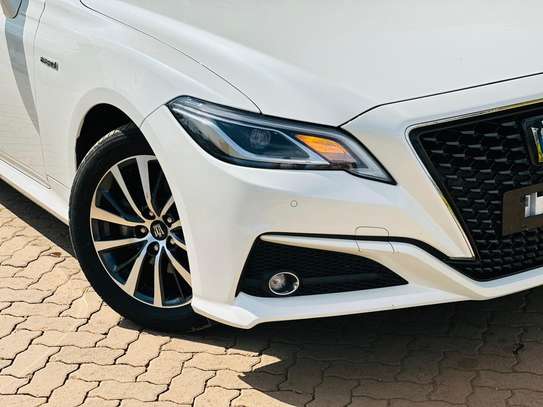 2018 TOYOTA CROWN ATHLETE WITH LOW DEPOSIT OF 450K ONLY image 9