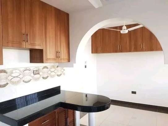 3 Bed Apartment with En Suite at Links Road image 10