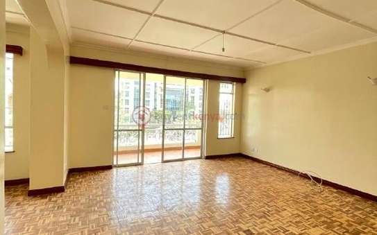 3 Bed Apartment with En Suite in Kilimani image 4