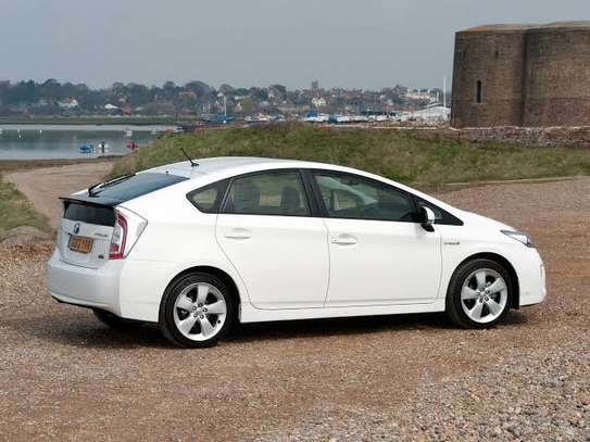 Toyota Prius Hybrid 2011, Clean with warranty image 5