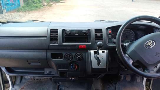 TOYOTA HIACE image 7