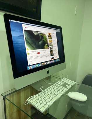 Apple iMac  i5 16gb ram 1TB year 2013 21.5” Slim edition image 1