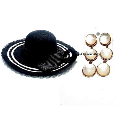 Womens Black Sunhat with fashion earrings image 3