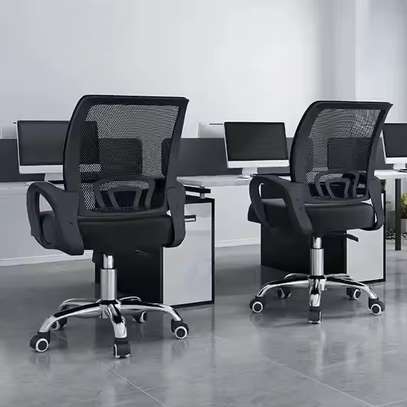 Chair: Mid-Back Mesh Office Seat image 2