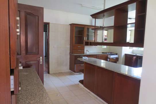 5 Bed Townhouse with En Suite in Rosslyn image 22