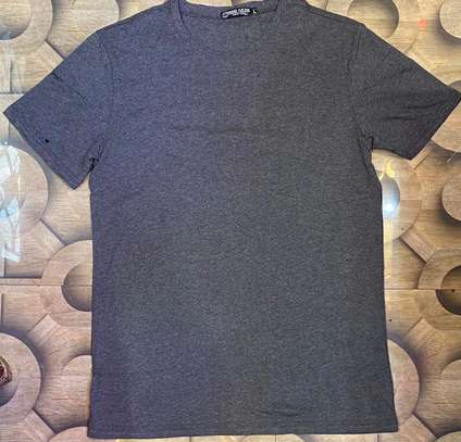 Quality Unisex Round Neck Plain T Shirts
M to 3xl
Ksh.899 image 2