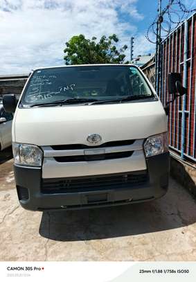 Toyota Hiace 7l image 5