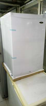 Upright freezer 100L image 2