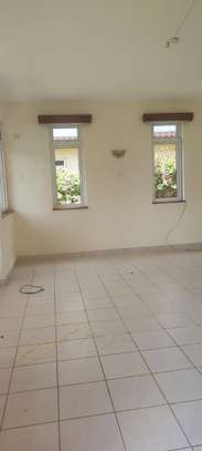 4 Bed House with Swimming Pool in Mtwapa image 20