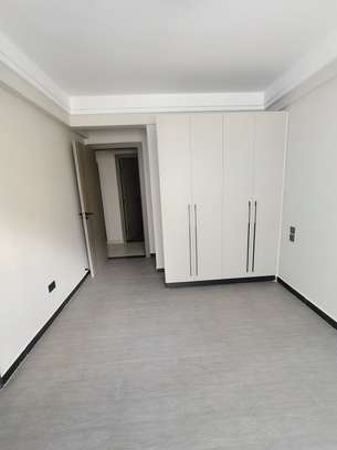 3 Bed Apartment with Gym in Kilimani image 9