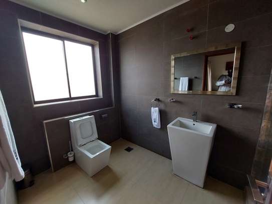 Serviced 3 Bed Apartment with En Suite at Gitanga Road image 16