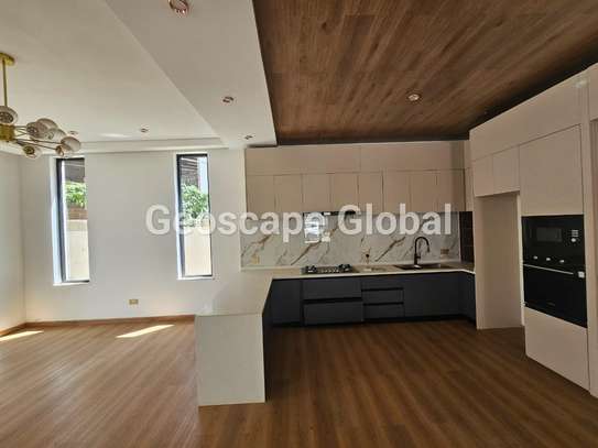 5 Bed Townhouse with En Suite in Lavington image 9