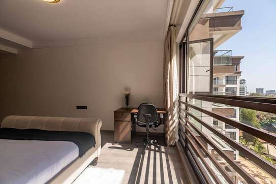 Serviced 3 Bed Apartment with En Suite in Riverside image 7