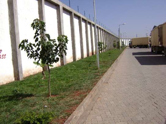 10,383 ft² Warehouse with Backup Generator in Mombasa Road image 3