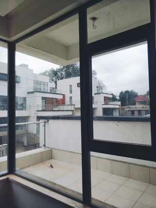 Aluminium sliding windows image 4