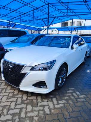 Toyota crown Athlete S 2017 Sunroof image 2