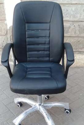 Office Chair; Leather Strong Swivel Black Backrest Chair image 2