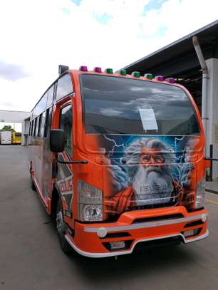 Isuzu NQR Bus image 2