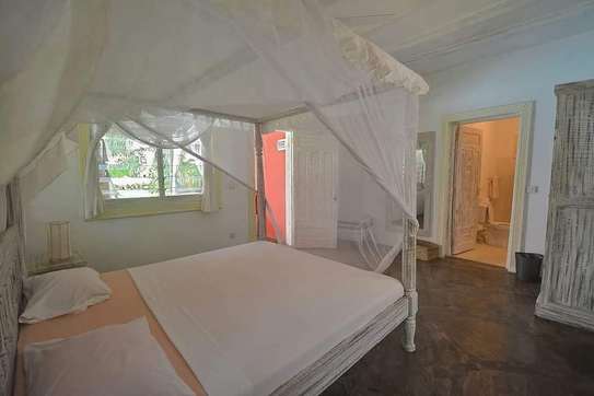 9 Bed Villa with En Suite at Malindi image 5