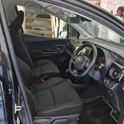 Toyota Vitz Black 2018 1300cc 2WD image 5
