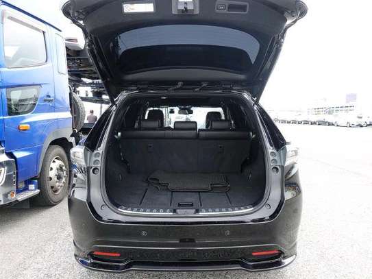 TOYOTA HARRIER WITH SUNROOF image 10