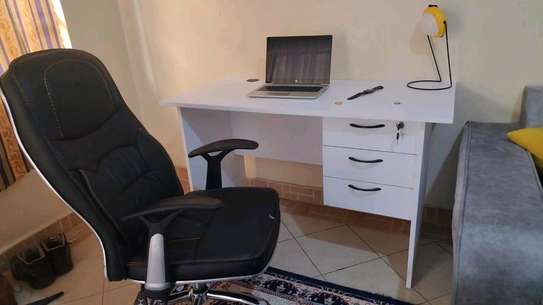 1.2 Mtrs white office desk plus executive office chair image 1