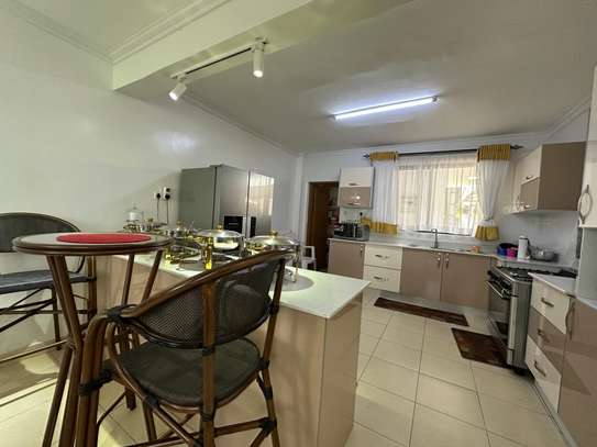 5 Bed Townhouse with En Suite at Muthama Access Road image 4