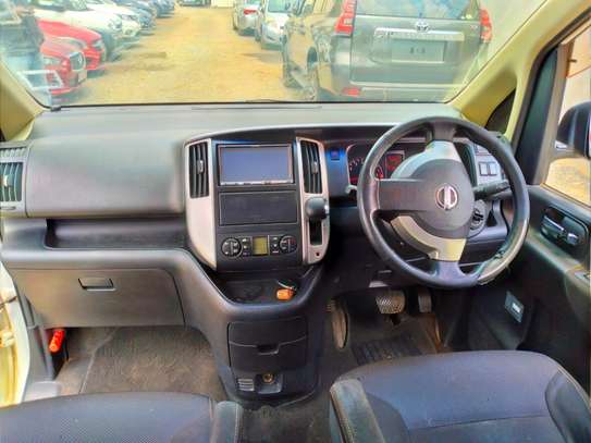 Nissan Serena 2010 Good Condition For Sale!! image 4