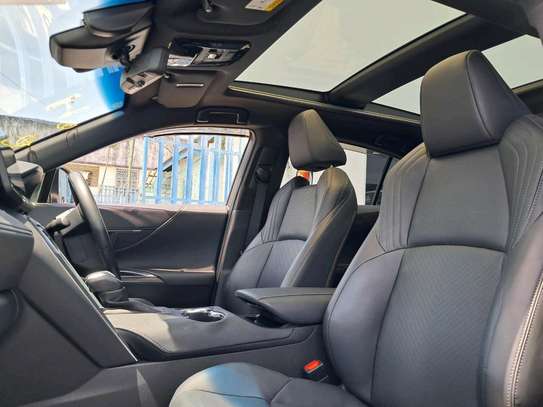 Toyota Harrier Premium sunroof 2021 hybrid image 3