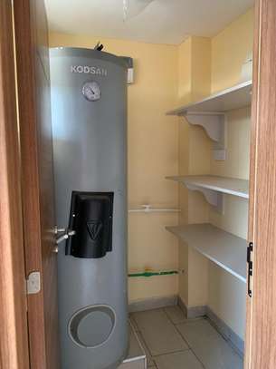 3 Bed Apartment in Kilimani image 4
