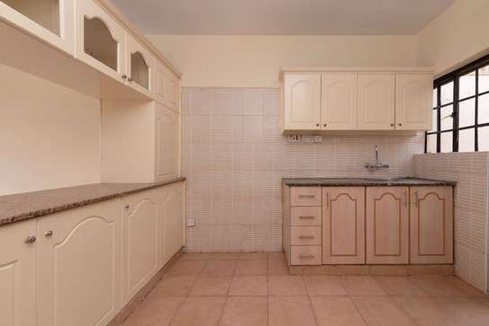 4 Bed Townhouse  in Langata image 8