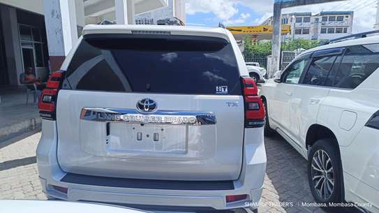 Toyota land Cruiser Prado TX Diesel 2018 image 13