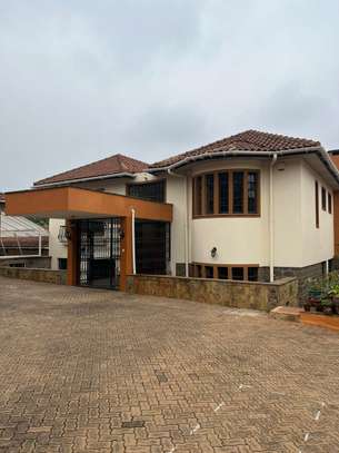 5 Bed Townhouse with En Suite in Lower Kabete image 4