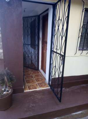 Moringa Furnished Cottage with AC 5 min to the Beach image 5