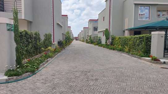 3 Bed Townhouse with En Suite in Kitengela image 2