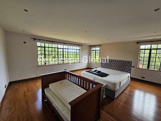 5 Bed House with En Suite in Kitisuru image 8
