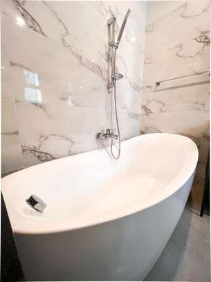 3 Bed Apartment with En Suite in Riverside image 15