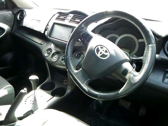 Toyota vanguard image 3