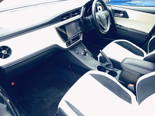 Toyota Auris hybrid black 🖤 image 4