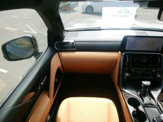 2022 Lexus LX600 image 6