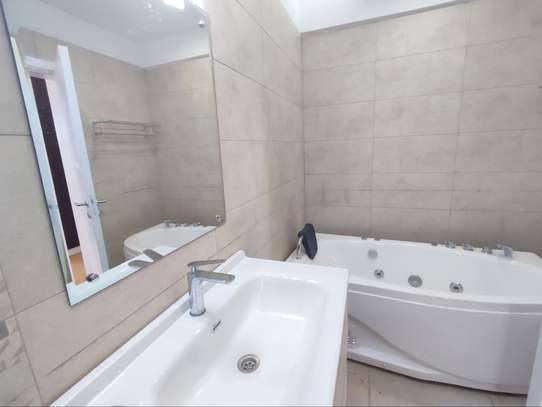 3 Bed Apartment with En Suite in Kilimani image 33