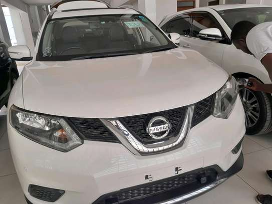 Nissan X-trail white sunroof 2wd 2016 image 12
