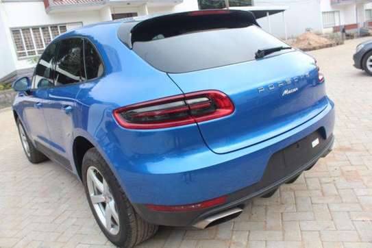 PORSCHE MACAN 2017 LEATHER SUNROOF 49,000 KMS image 4