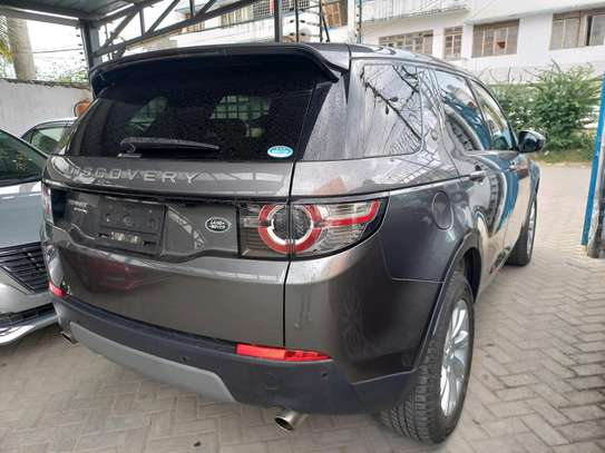 Land rover discovery image 8